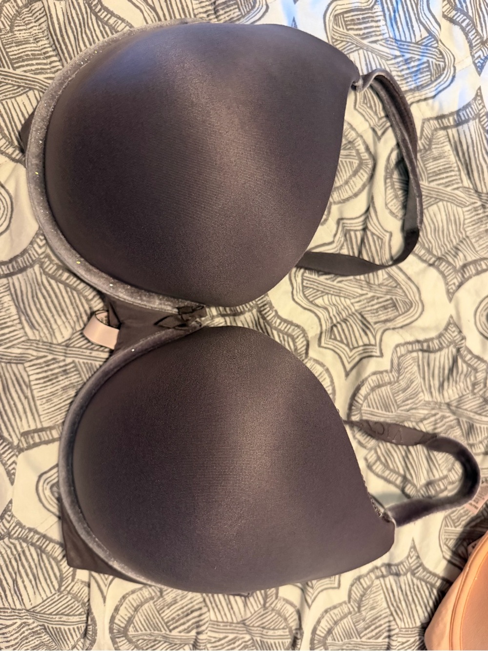 Victoria's Secret Smooth T-Shirt Bra in Charcoal